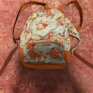 Carrot Company Backpack - Floral